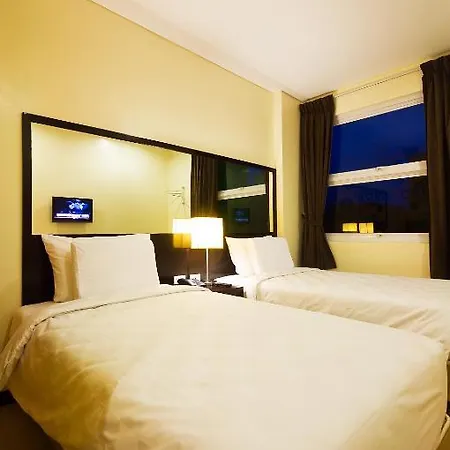Go Hotels Tacloban Room photo